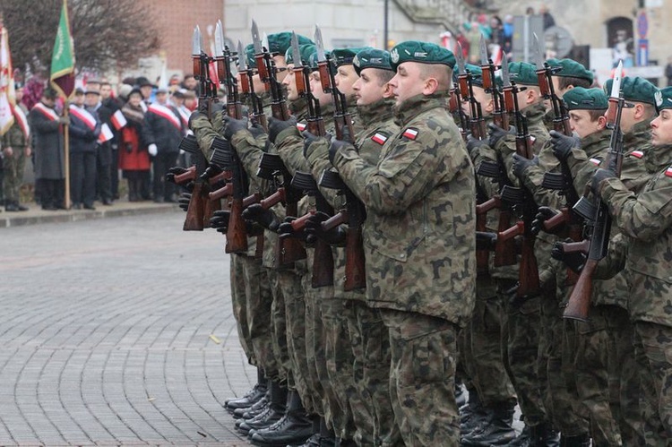 Obchody 98. rocznicy odzyskania przez Polskę niepodległości