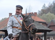 Marszałek w Nowym Sączu, czyli w Miasteczku Galicyjskim. Rekonstrukcja odwiedzin miasta z okazji 11 listopada