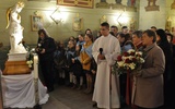 Powitanie figury św. Michała Archanioła w kościele w Binczarowej