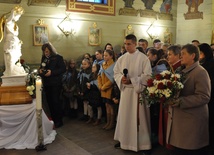 Powitanie figury św. Michała Archanioła w kościele w Binczarowej