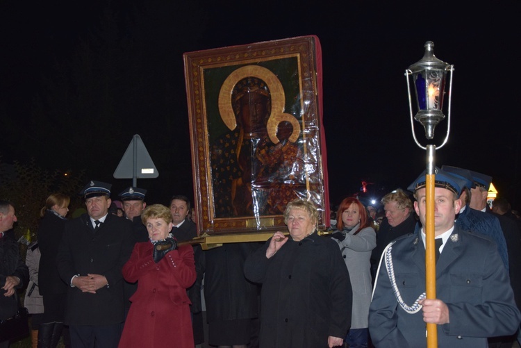 Powitanie ikony MB Częstochowskiej w Regnowie