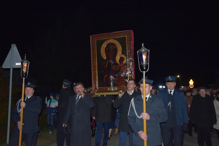 Powitanie ikony MB Częstochowskiej w Regnowie