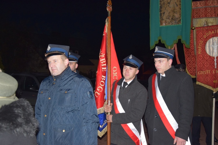 Powitanie ikony MB Częstochowskiej w Regnowie