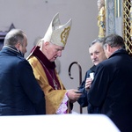 Biskup na spotkaniu z przedstawicielami "Solidarności"