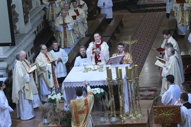 Katedra. Zamknięcie Bramy Miłosierdzia.