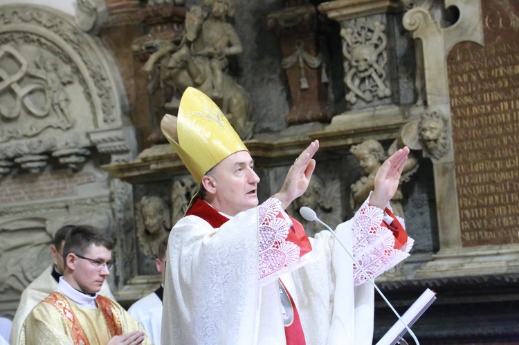 Katedra. Zamknięcie Bramy Miłosierdzia.