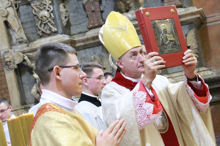 Katedra. Zamknięcie Bramy Miłosierdzia.