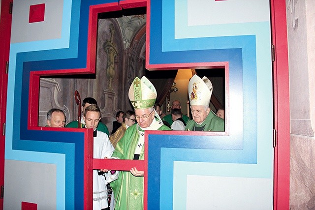▲	Zamknięcie Bram Miłosierdzia nastąpiło także w jubileuszowych kościołach archidiecezji: w Chełmie, Kraśniku i Lubartowie.