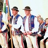 ▲	Pienińscy flisacy w sanktuarium w Tuchowie.