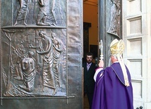 Otwarcie Drzwi Świętych w archikatedrze.
