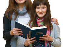 Marta Mikulska (14 lat) Kasia Mikulska (10 lat)