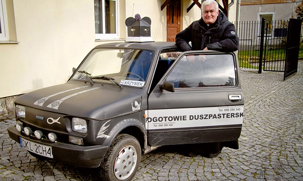 8.11.2016, Bolesławów, Ks. Krzysztof Kauf, proboszcz parafii św. Józefa, pomysłodawca pogotowia duszpasterskiego.