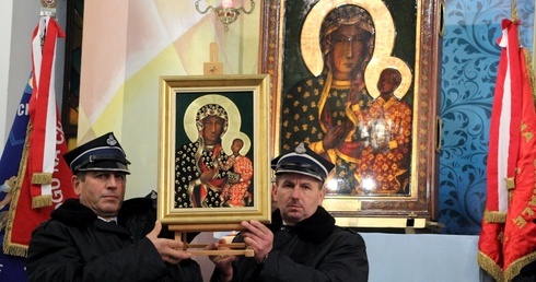 Powitanie ikony MB Częstochowskiej w Szczukach