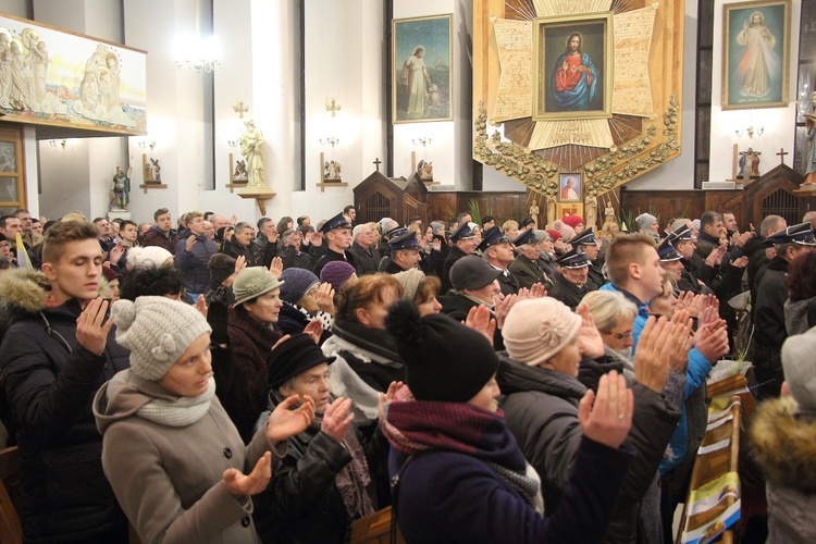 Powitanie ikony MB Częstochowskiej w Szczukach