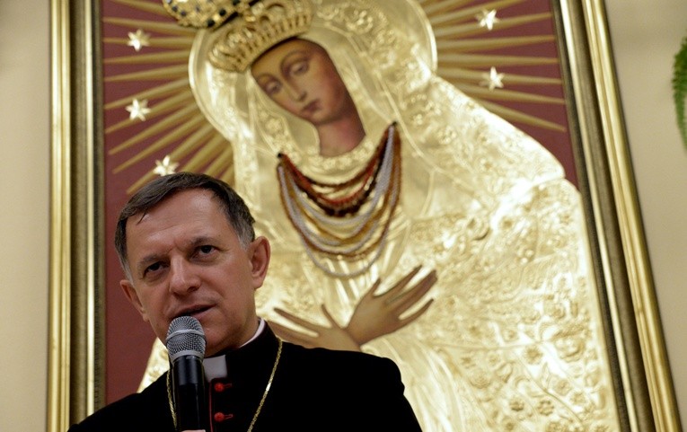 Abp Mieczysław Mokrzycki opowiadał w skarżyskiej Ostrej Bramie o sytuacji Kościoła na Ukrainie