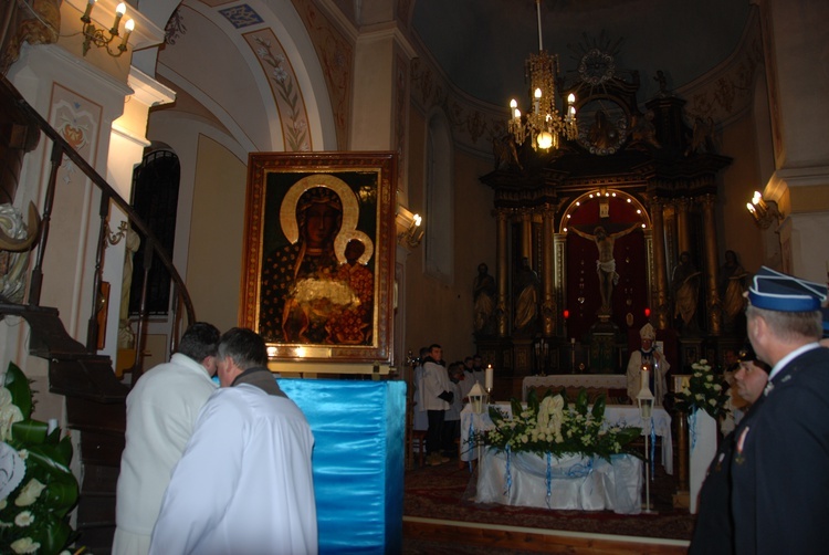 Powitanie ikony MB Częstochowskiej w Sadkowicach