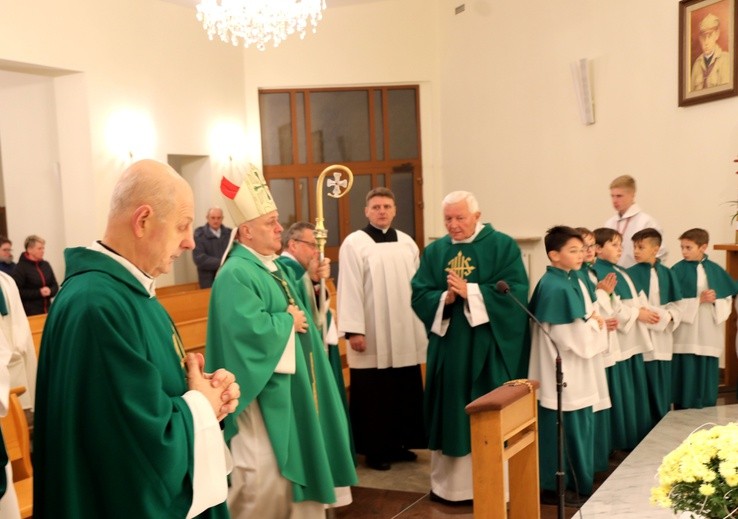 Poświęcenia odnowionej kaplicy dokonał bp Piotr Greger