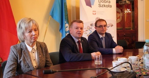 Od lewej: Irena Lesiak, Grzegorz Wierzchowski i Marcin Kosiorek