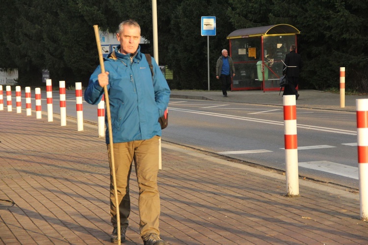 Nocna pielgrzymka do Karoliny