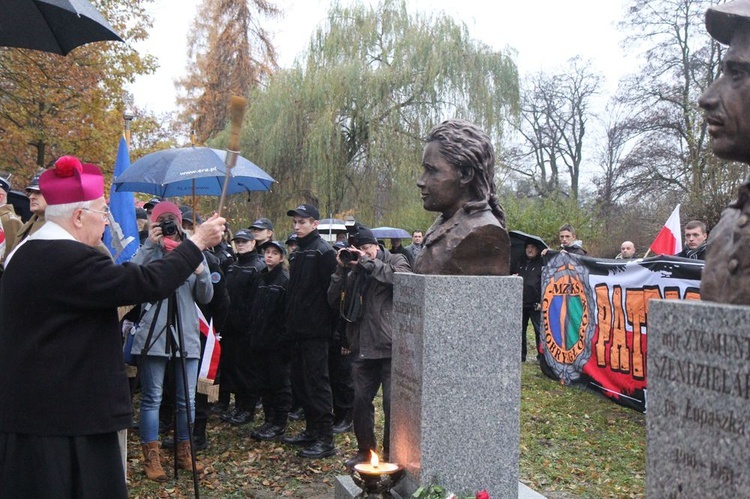 Odłonięcie pomników Żołnierzy Niezłomnych