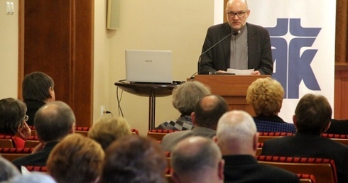 Sprawiedliwi czy miłosierni?