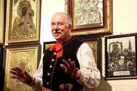 Zbigniew Stań prezentuje swoją kolekcję