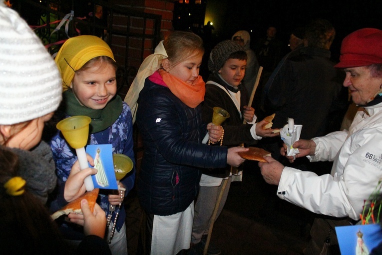 Głuszyca. Procesja ulicami miasta