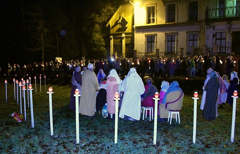 Głuszyca. Procesja ulicami miasta