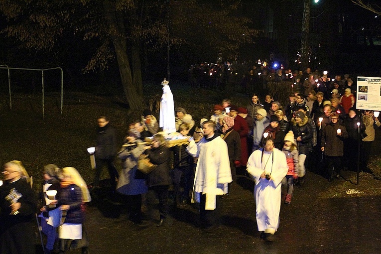 Głuszyca. Procesja ulicami miasta