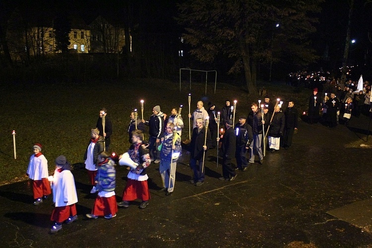 Głuszyca. Procesja ulicami miasta