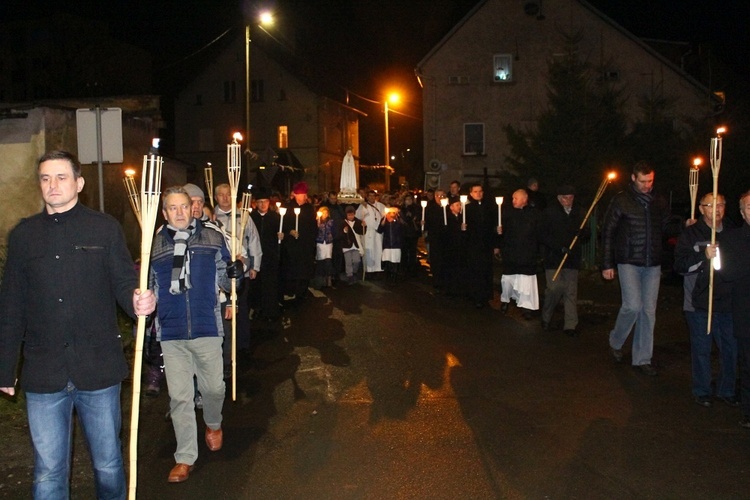 Głuszyca. Procesja ulicami miasta