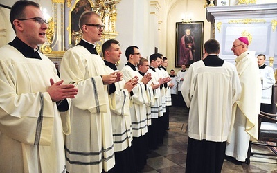 Alumni zostali wezwani  do dawania radosnego świadectwa wiary.