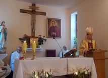 Bp Mirosław Milewski przewodniczył Mszy św. i wygłosił kazanie w kaplicy DPS-u