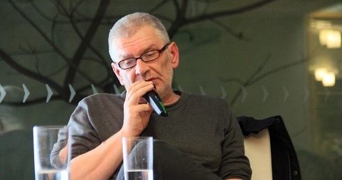 Marcin Świetlicki w MBP w Opolu.