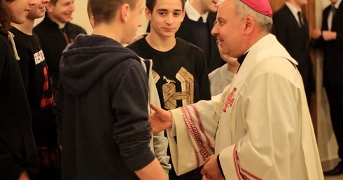 Most, dom i stół