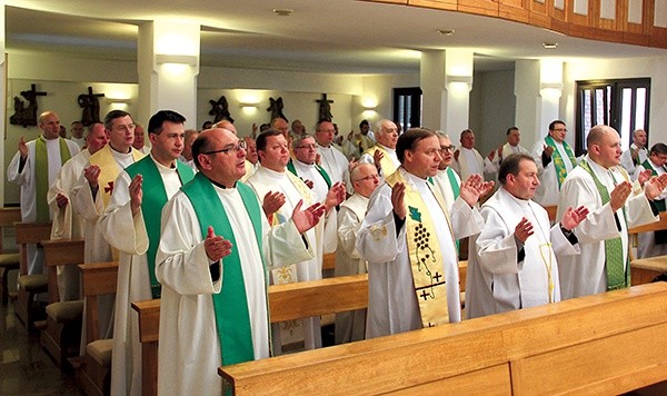 ▲	W rekolekcjach wzięło udział prawie 70 księży z całej diecezji.