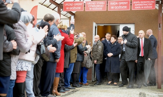 Na zakończenie wizyty szefowa rządu spotkała się z mieszkańcami Gozdu