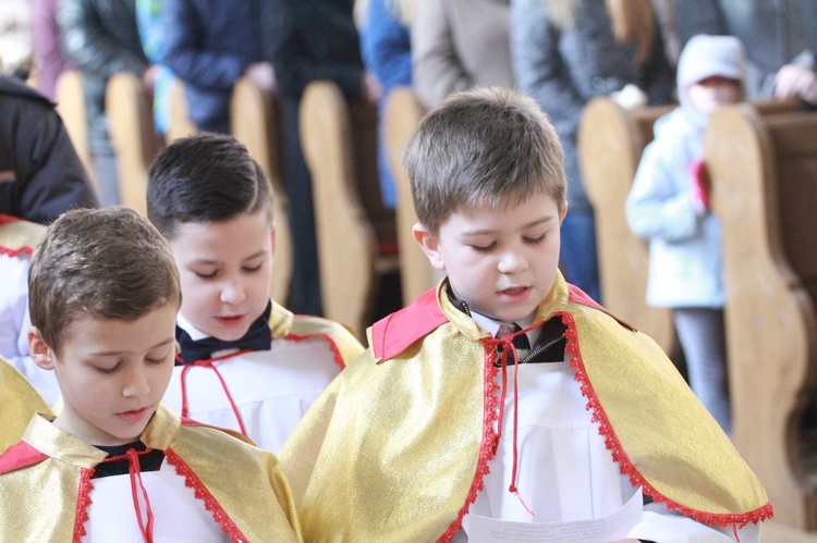 Nowi ministranci w Zbylitowskiej Górze