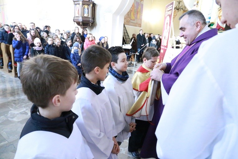 Nowi ministranci w Zbylitowskiej Górze