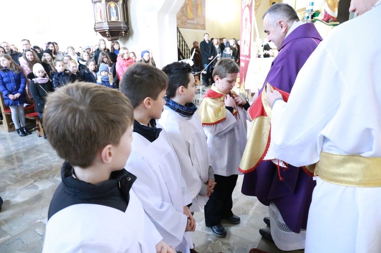 Nowi ministranci w Zbylitowskiej Górze