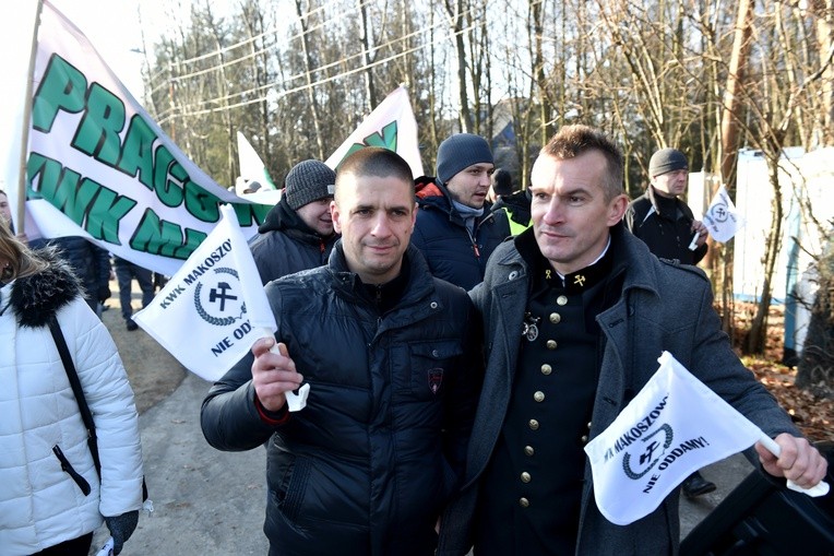 Pikieta przed domem premier Szydło