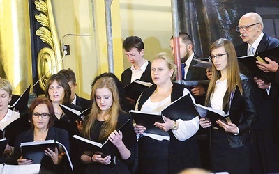 Z okazji okrągłej rocznicy działalności zespół wystąpił w kościele parafialnym z okolicznościowym koncertem.