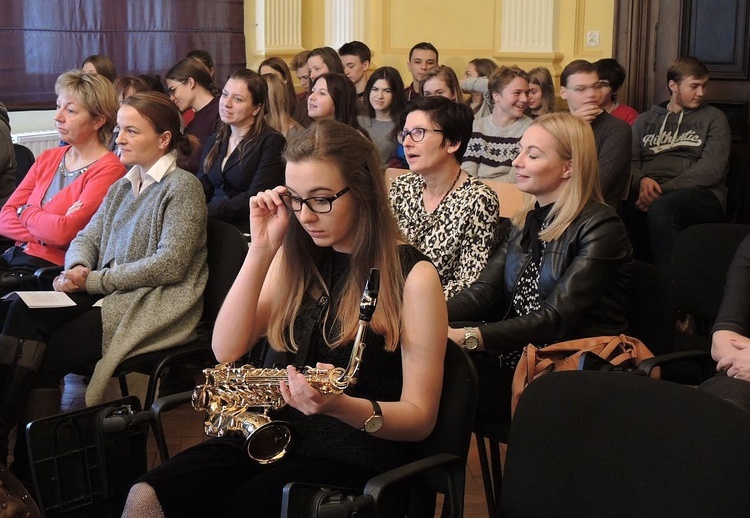 Katolickie szkoły w Cieszynie i uniwersytety - razem