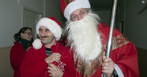 Z ciepłymi skarpetami i nadzieją