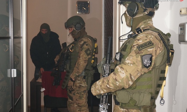 Policja rozbiła gang pseudokibiców 