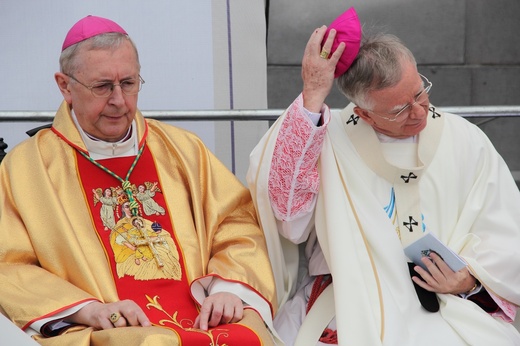 Abp Marek Jędraszewski w Suserzu