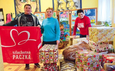 Wolontariusze z Włostowa dostarczyli dary  do ponad 50 rodzin. 