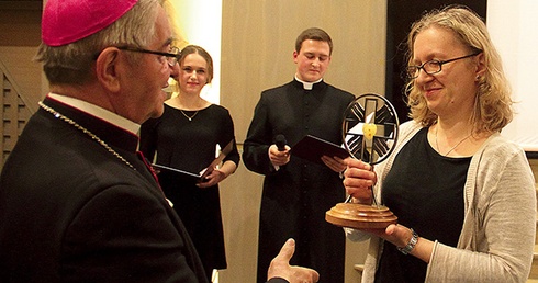 Nagrody „Samarytanin Roku 2016” wręczał  abp Sławoj Leszek Głódź, metropolita gdański.