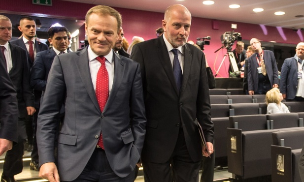 Tusk apeluje do polskich władz