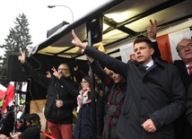 Protest opozycji przed Pałacem Prezydenckim przeniósł się przed Sejm